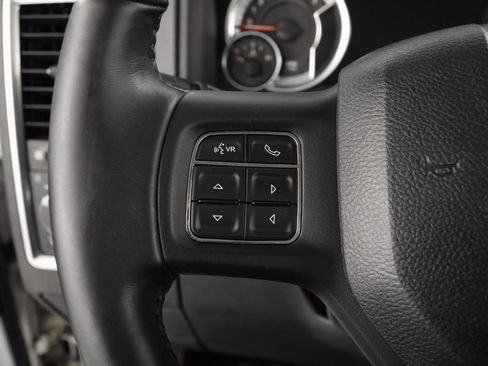 Used 2017 RAM 1500 Classic SLT w/ SLT Plus D￩cor Group image 16