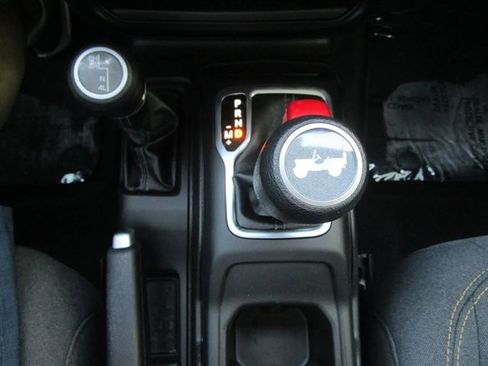 Used 2024 Jeep Wrangler Sahara AWD/4WD image 32