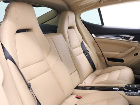 Used 2016 Porsche Panamera Edition w/ Premium Package Plus RWD image 38