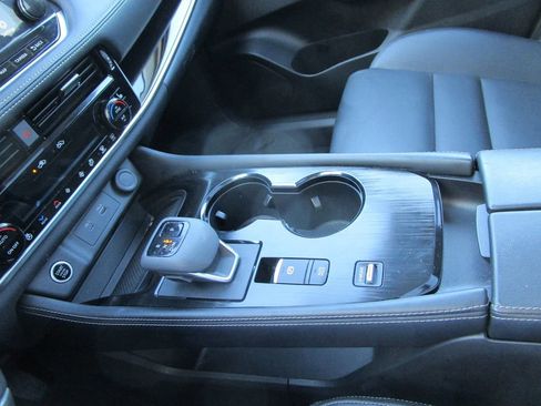 Used 2023 Nissan Rogue SL w/ SL Premium Package image 34