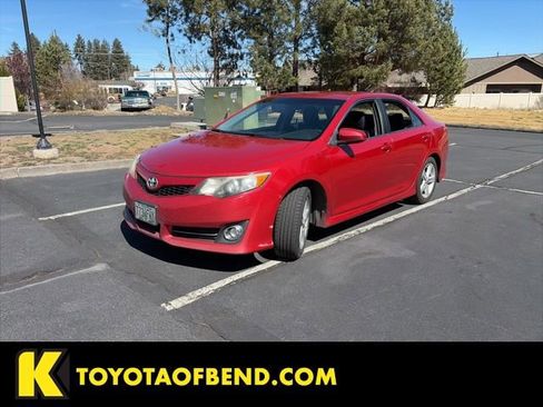 Used 2012 Toyota Camry SE image 1