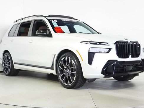 Used 2025 BMW X7 M60i w/ Climate Comfort Package AWD/4WD image 4