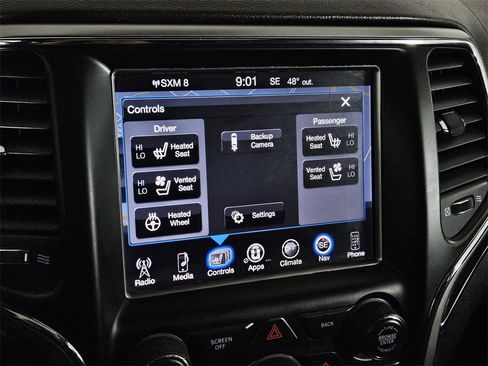 Used 2017 Jeep Grand Cherokee Overland w/ Jeep Active Safety Group image 16