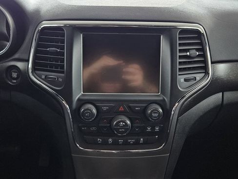 Used 2017 Jeep Grand Cherokee Altitude AWD/4WD image 13