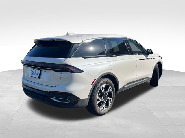 Used 2026 Lincoln Nautilus Premier AWD/4WD image 9