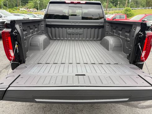 New 2026 GMC Sierra 1500 AT4 w/ AT4 Premium Package AWD/4WD image 20