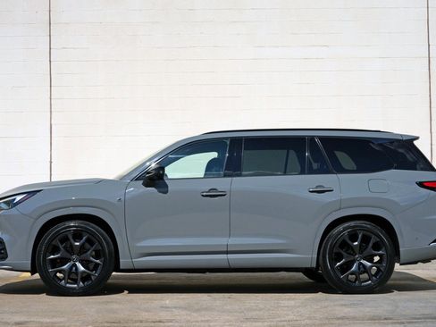 Used 2024 Lexus TX 500h AWD w/ Technology Package image 9