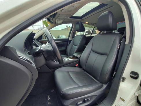 Used 2018 INFINITI Q50 Luxe w/ Essential Package (3.0T Luxe) RWD image 17
