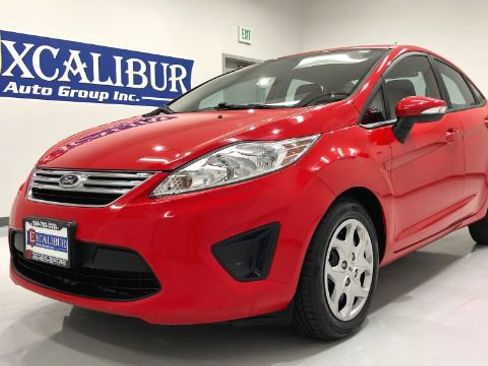 Used 2013 Ford Fiesta SE FWD image 15