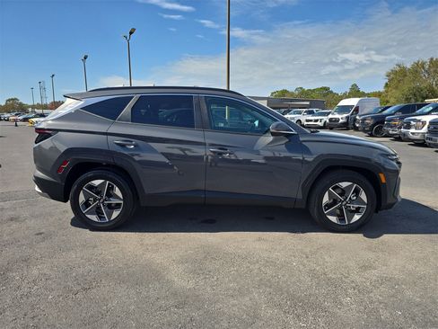 Used 2025 Hyundai Tucson SEL image 3