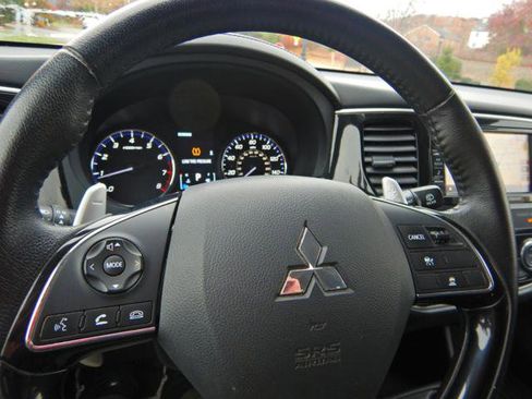 Used 2016 Mitsubishi Outlander GT image 20