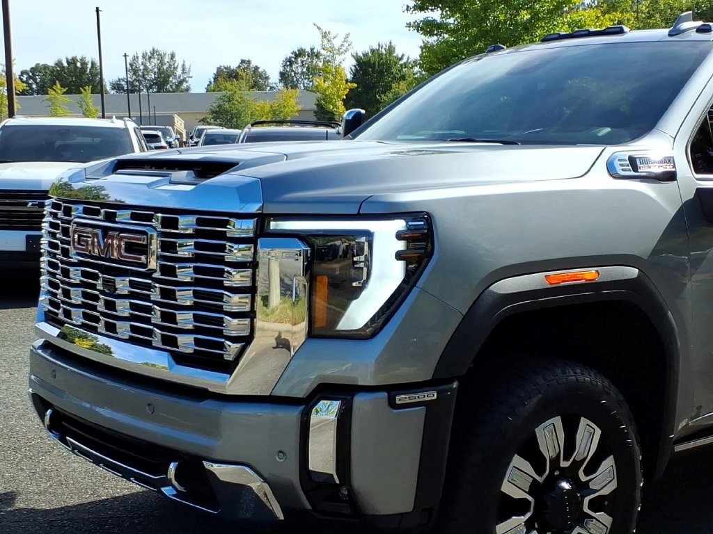 Used 2025 GMC Sierra 2500 Denali w/ Denali Reserve Package AWD/4WD image 26