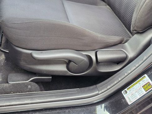 Used 2010 MAZDA MAZDA3 i Touring image 20