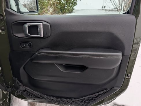 Used 2021 Jeep Wrangler Unlimited Sahara image 31