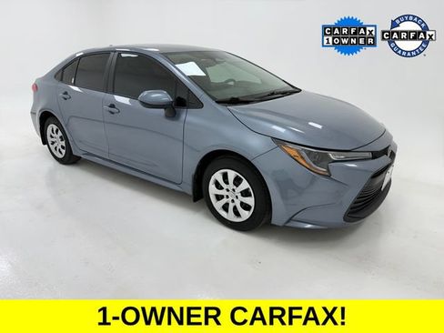 Used 2025 Toyota Corolla LE FWD image 1
