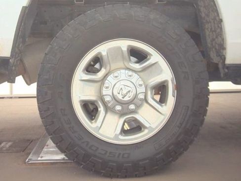 Used 2022 RAM 2500 Tradesman w/ Chrome Appearance Group image 19