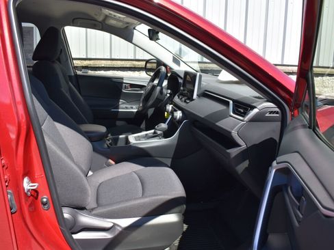 Used 2025 Toyota RAV4 LE image 25
