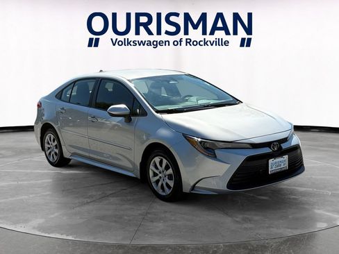Used 2024 Toyota Corolla LE FWD image 1