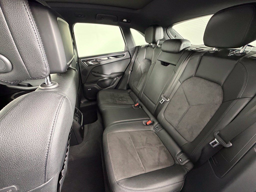 Certified 2021 Porsche Macan S AWD/4WD image 40