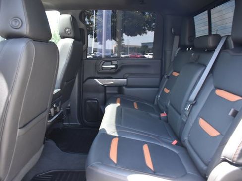 Used 2022 GMC Sierra 2500 AT4 w/ AT4 Preferred Package AWD/4WD image 18