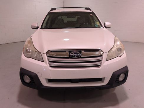 Used 2014 Subaru Outback 2.5i Premium AWD/4WD image 9