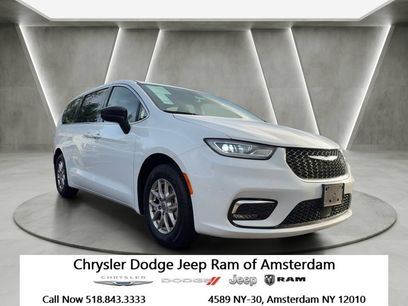 Used 2024 Chrysler Pacifica Touring-L