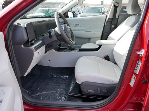 Certified 2025 Hyundai Kona SEL image 12