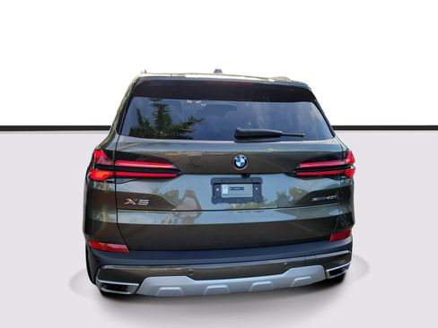 Used 2024 BMW X5 sDrive40i w/ Parking Assistance Package RWD image 3