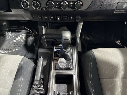 Used 2021 Toyota Tacoma TRD Sport w/ Technology Package AWD/4WD image 20