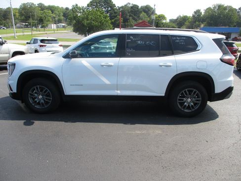 Used 2025 GMC Acadia Elevation image 6