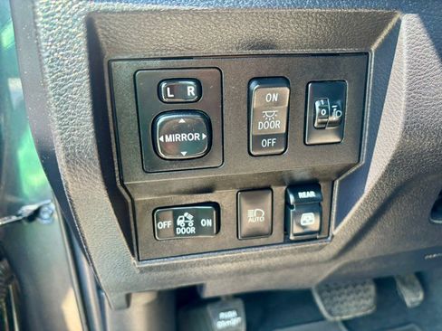 Used 2019 Toyota Tundra SR5 w/ SR5 Upgrade Package AWD/4WD image 26