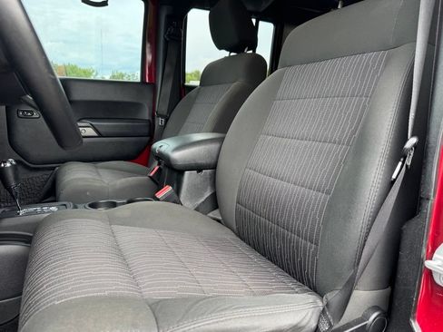 Used 2012 Jeep Wrangler Unlimited Sport AWD/4WD image 10