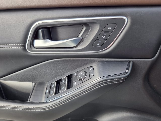 Used 2021 Nissan Rogue SL w/ Premium Package FWD image 26