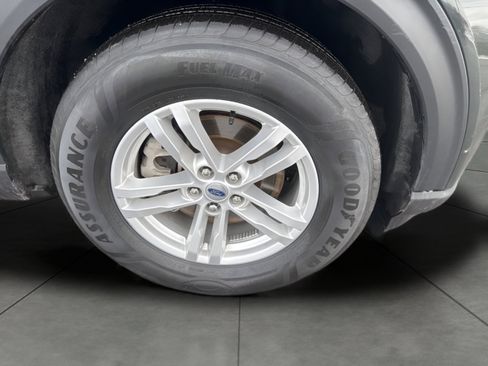 Certified 2023 Ford Explorer XLT w/ Equipment Group 202A image 6