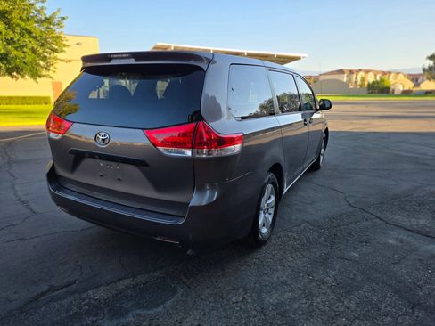 Used 2013 Toyota Sienna L w/ Towing Pkg FWD image 27