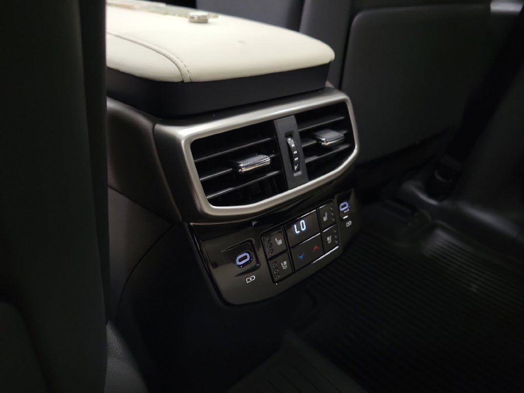 Used 2024 Lexus RX 350 AWD w/ Convenience Package image 32