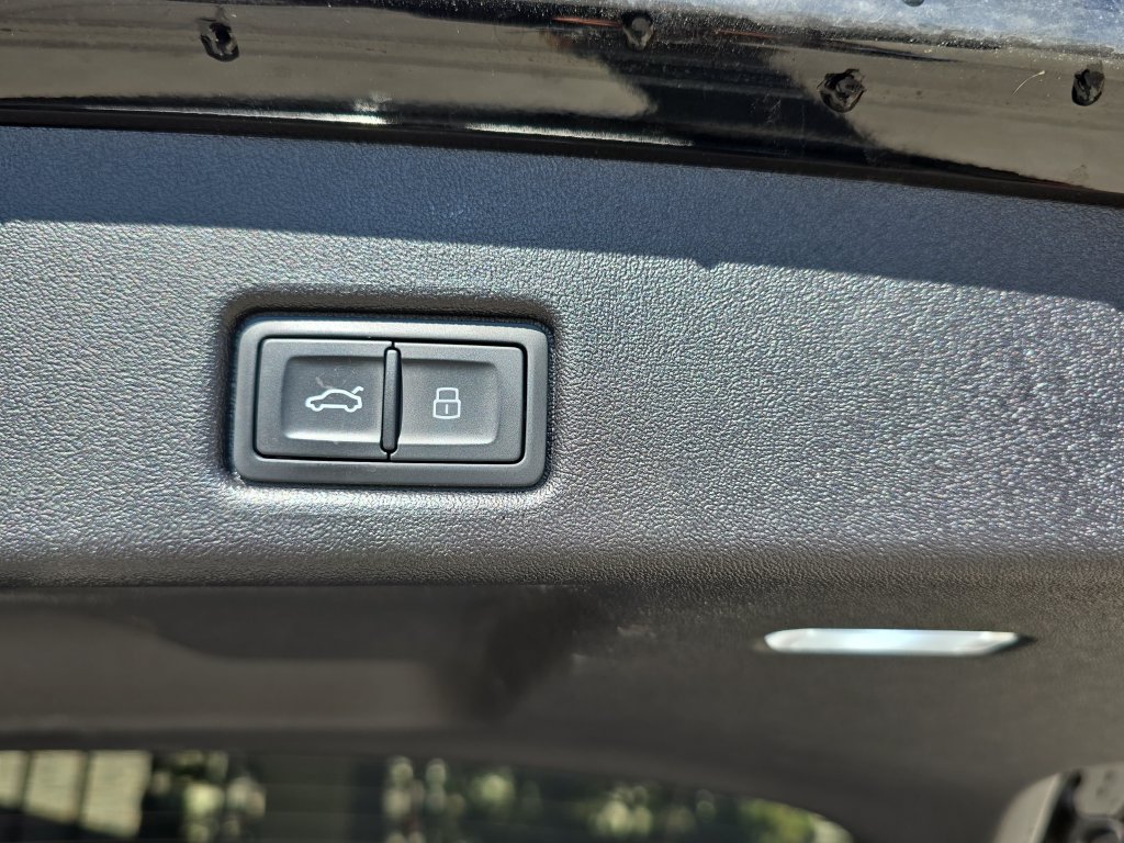 Used 2025 Audi Q5 Premium w/ Convenience Package AWD/4WD image 16