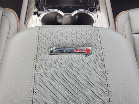 New 2026 GMC Yukon AT4 w/ AT4 Premium Package AWD/4WD image 37
