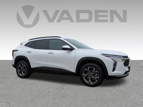 New 2026 Chevrolet Trax LT image 3