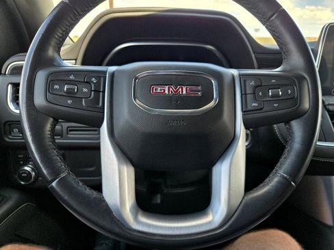 Used 2023 GMC Yukon XL SLT image 24