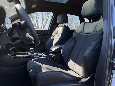 Used 2024 Audi SQ5 Premium image 18