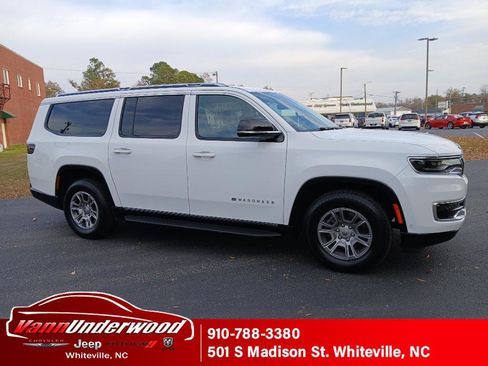 Used 2024 Jeep Wagoneer L 4WD image 1