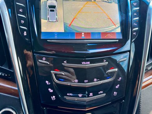 Used 2017 Cadillac Escalade Luxury image 7