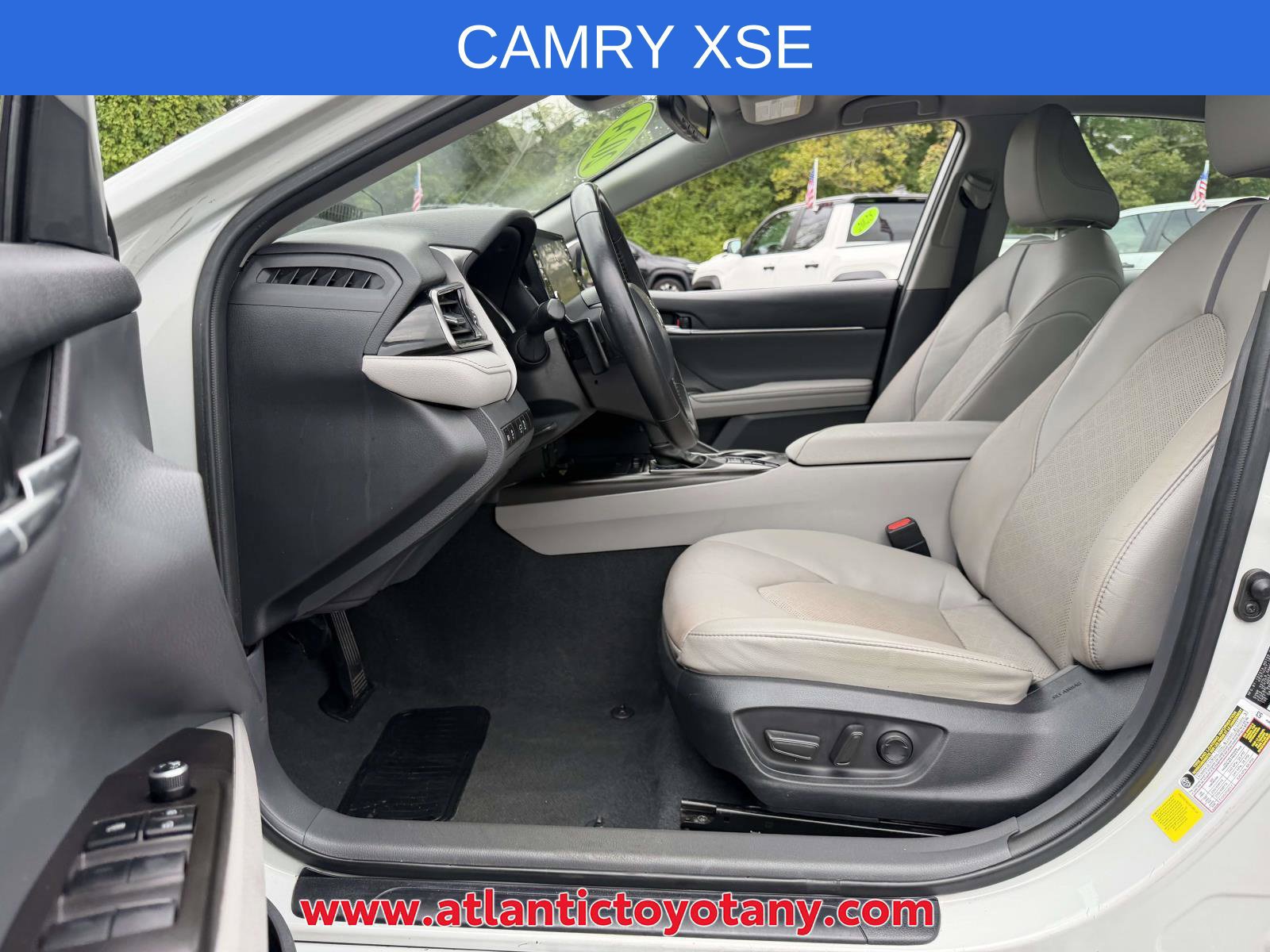 Used 2024 Toyota Camry XSE FWD image 11