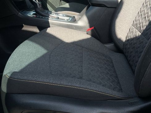 Used 2024 Chevrolet Equinox LT image 22