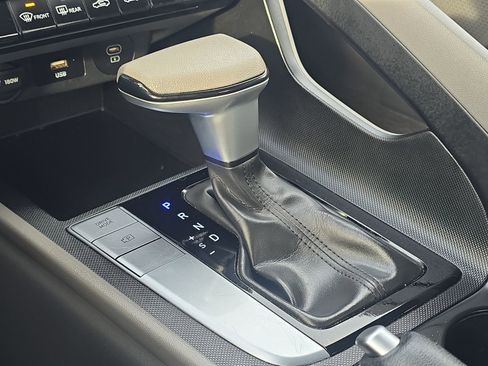 Used 2024 Hyundai Elantra SEL image 26