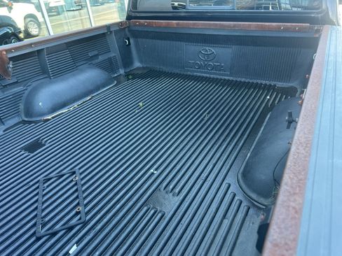 Used 2002 Toyota Tundra SR5 image 5