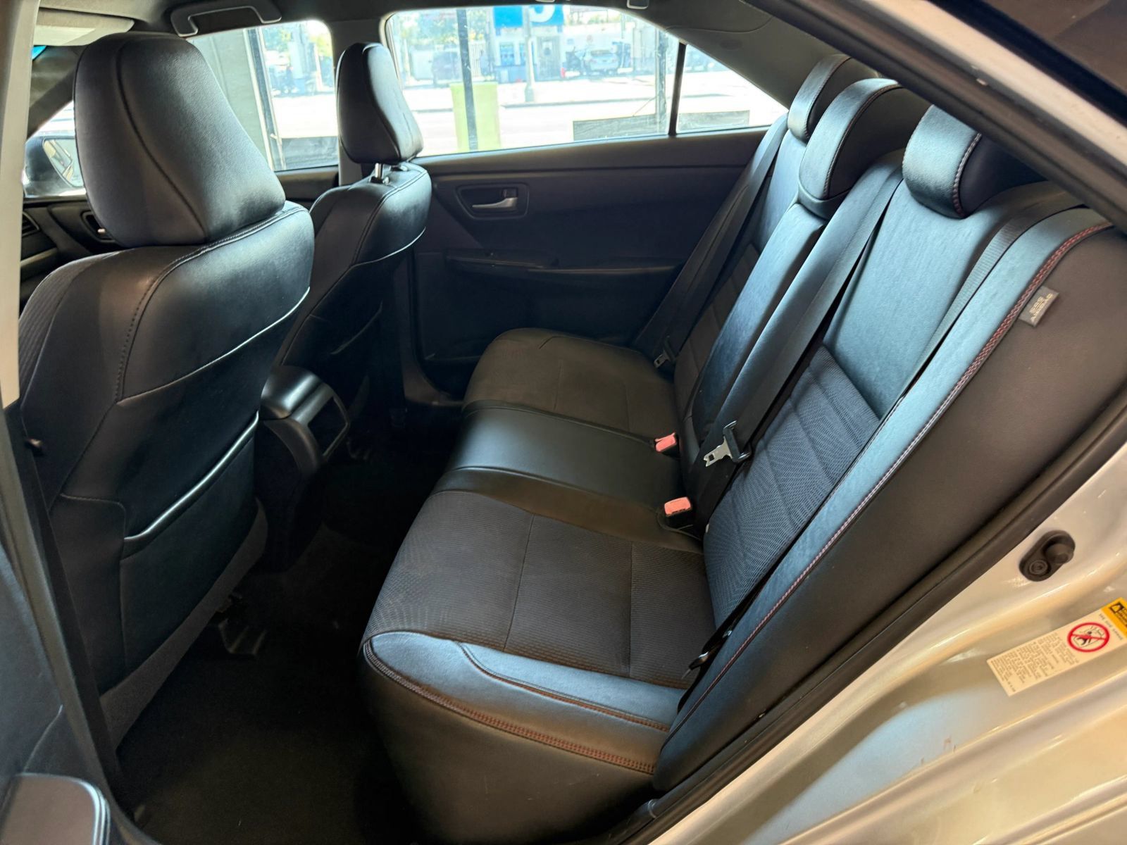 Used 2016 Toyota Camry SE FWD image 10