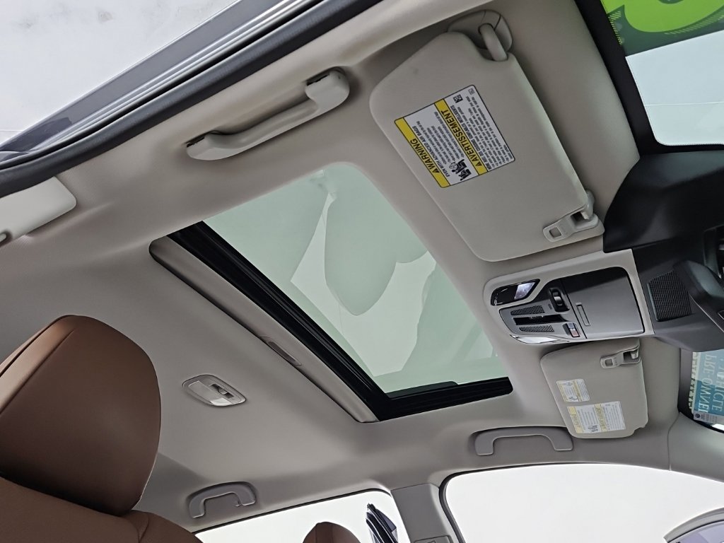 Certified 2025 Subaru Outback Touring XT AWD/4WD image 18