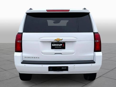 Used 2020 Chevrolet Suburban LT image 5